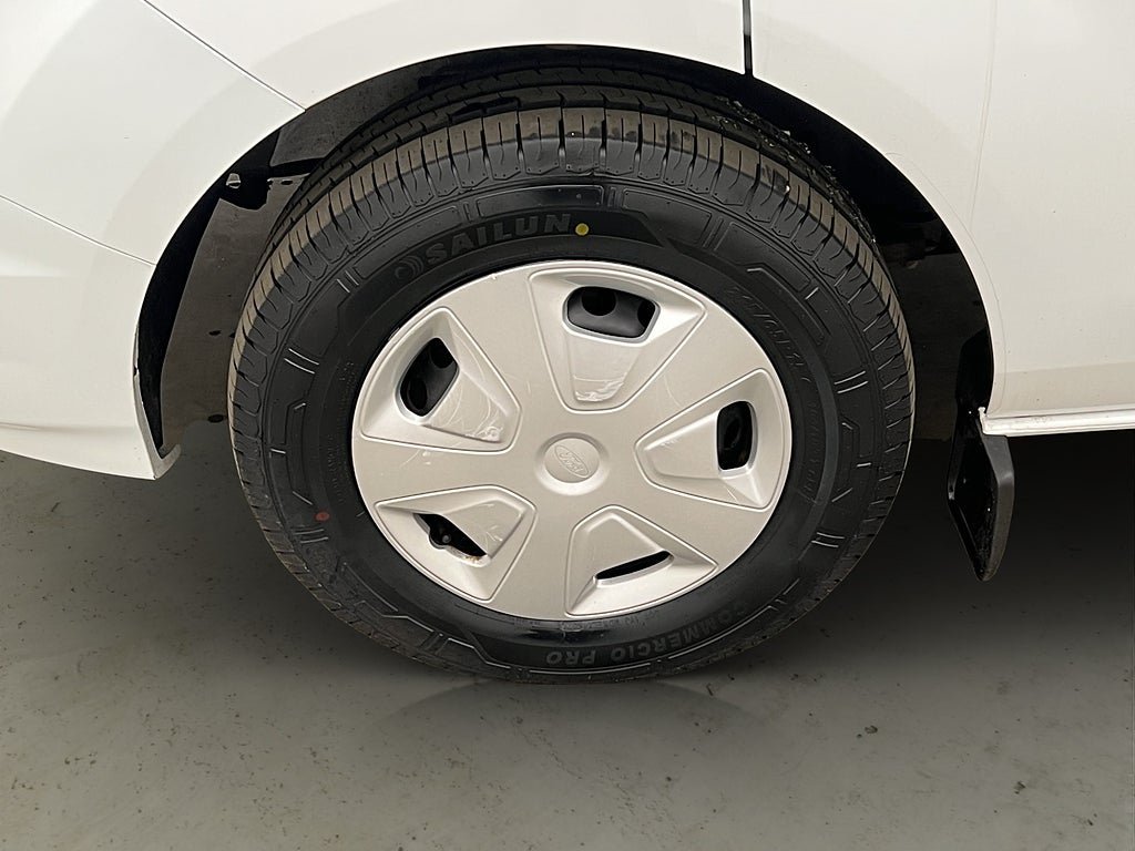 Vehicle Image 23