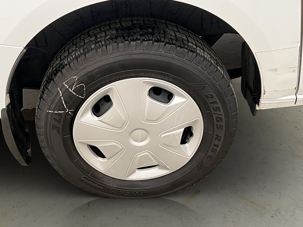 Vehicle Image 25