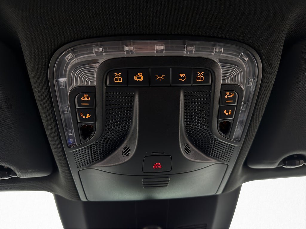 Vehicle Image 26
