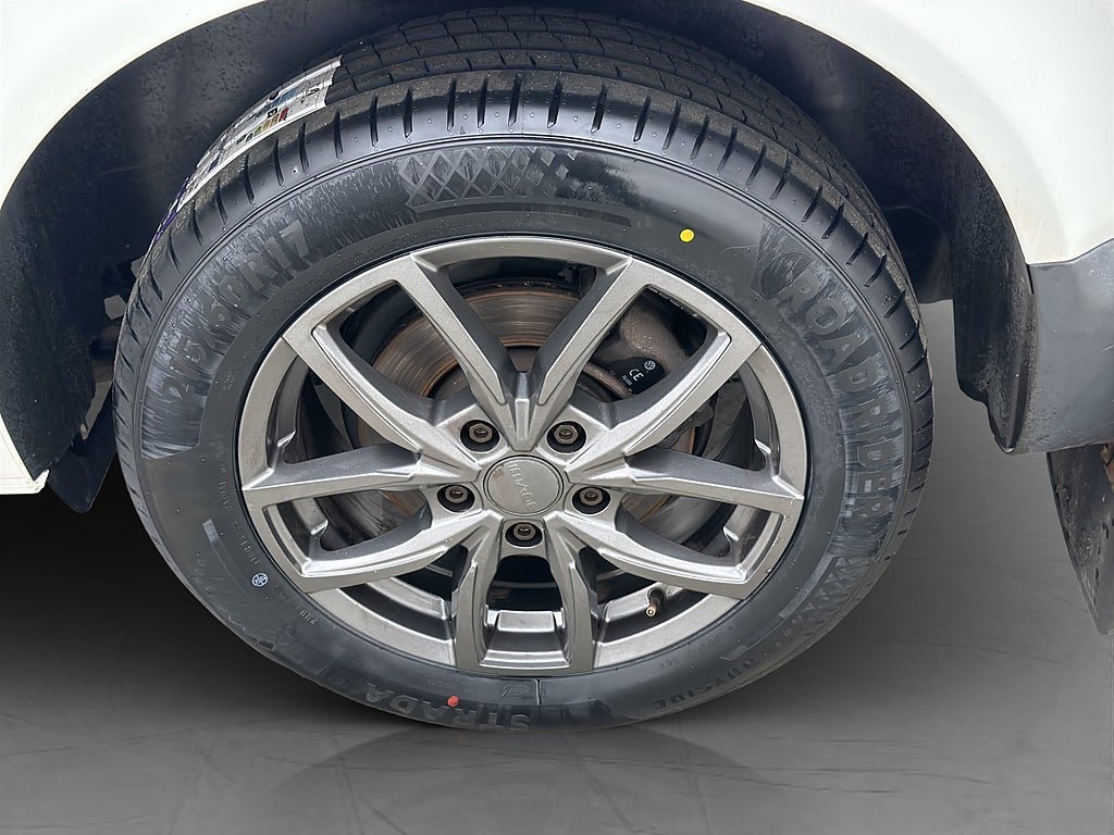 Vehicle Image 33