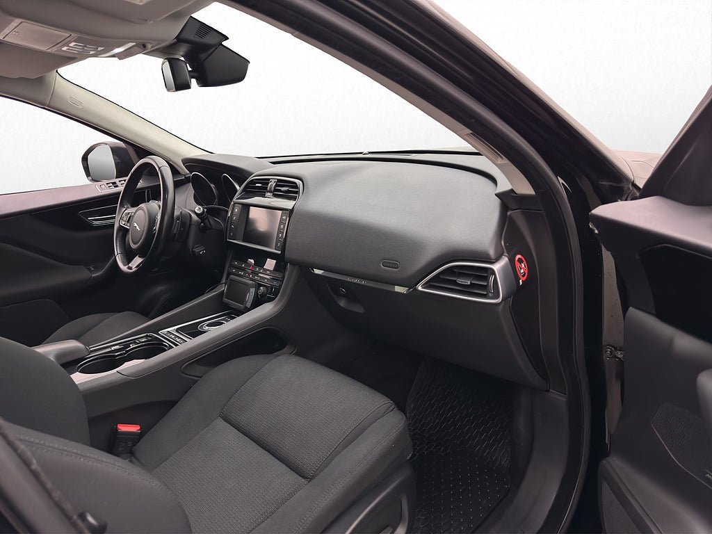 Vehicle Image 26