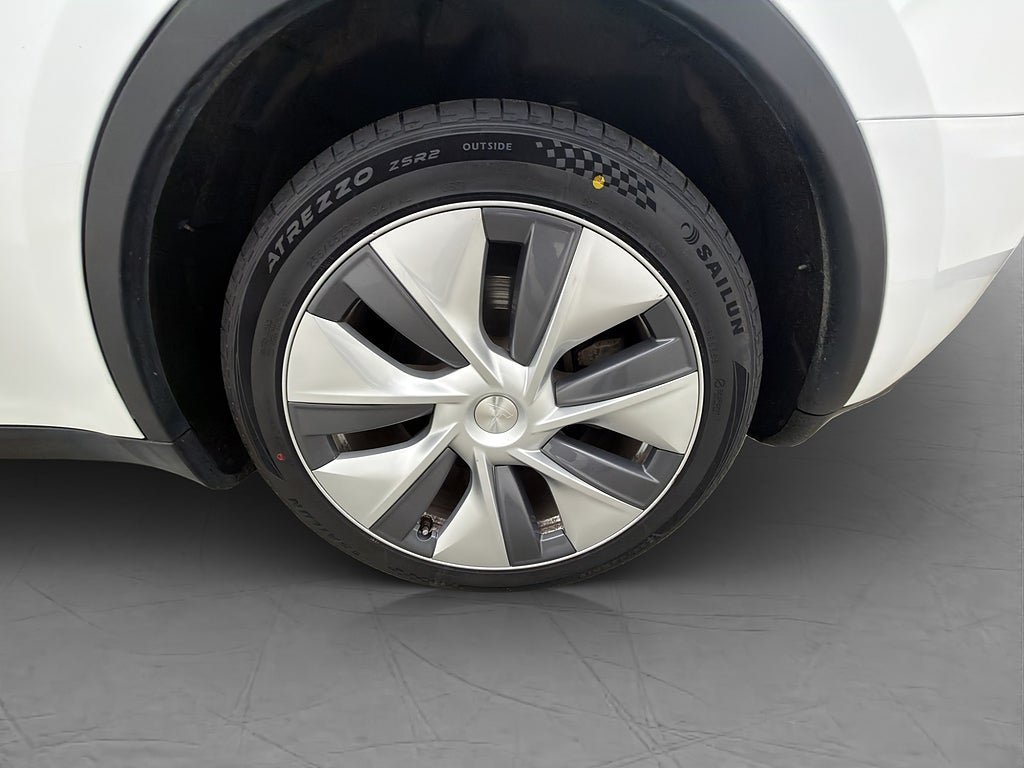 Vehicle Image 32