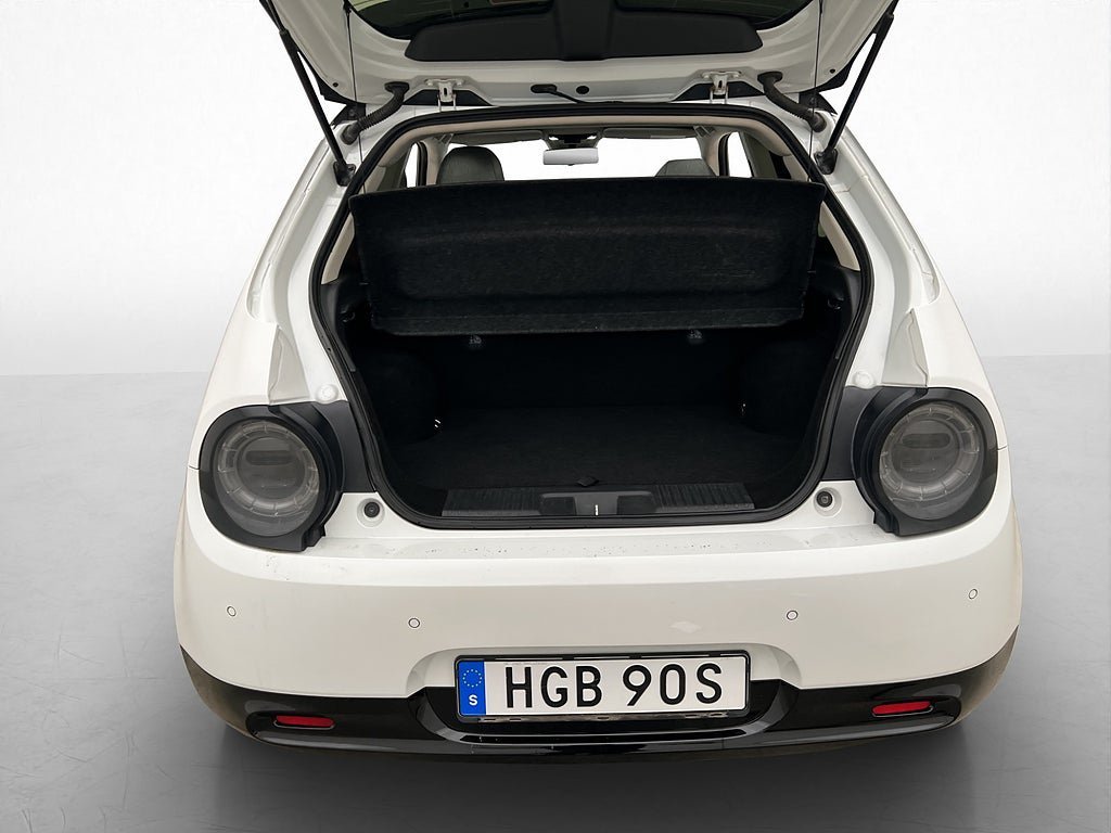 Vehicle Image 32