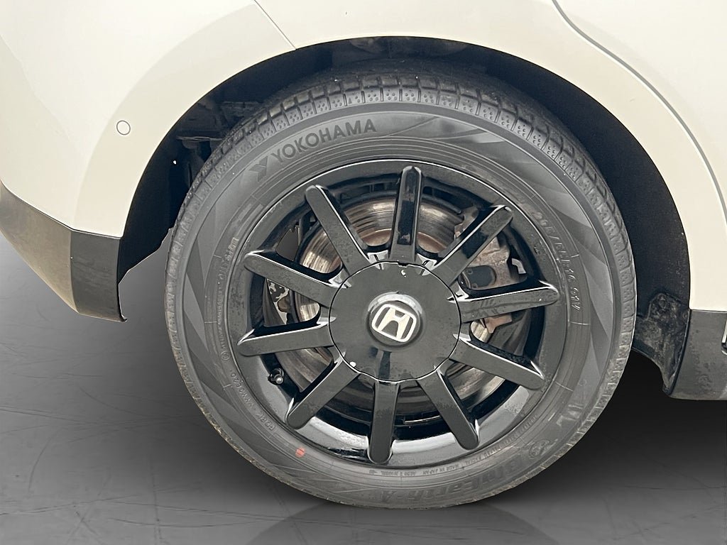 Vehicle Image 35