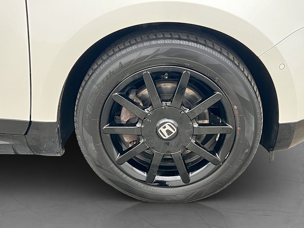 Vehicle Image 36