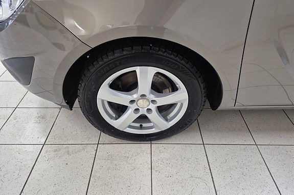Vehicle Image 10