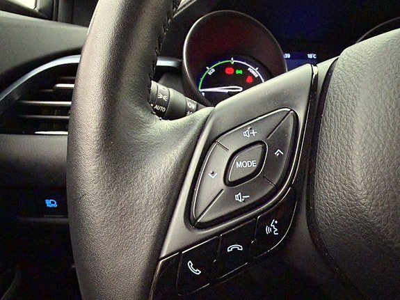 Vehicle Image 25