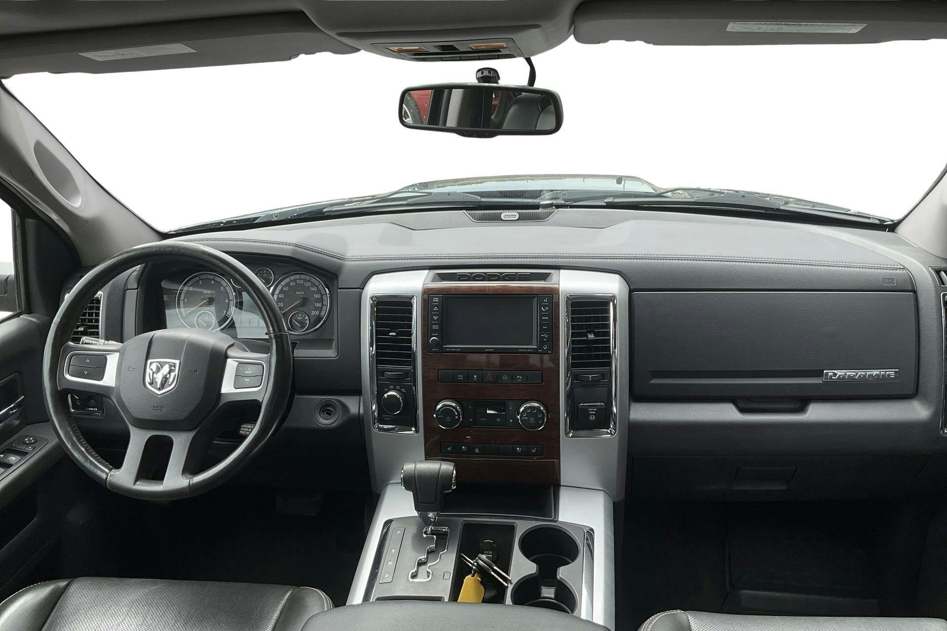 Vehicle Image 6