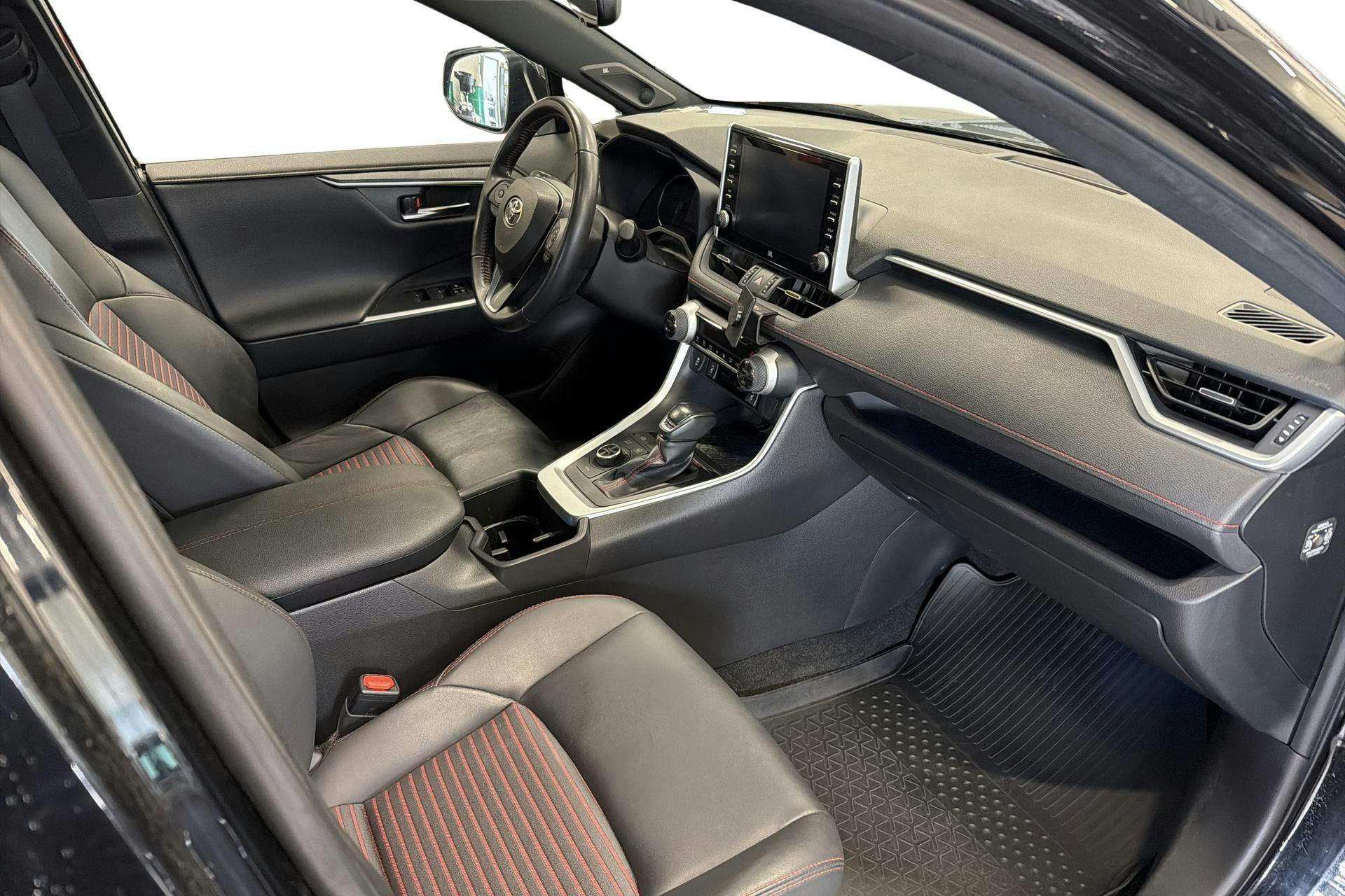 Vehicle Image 7