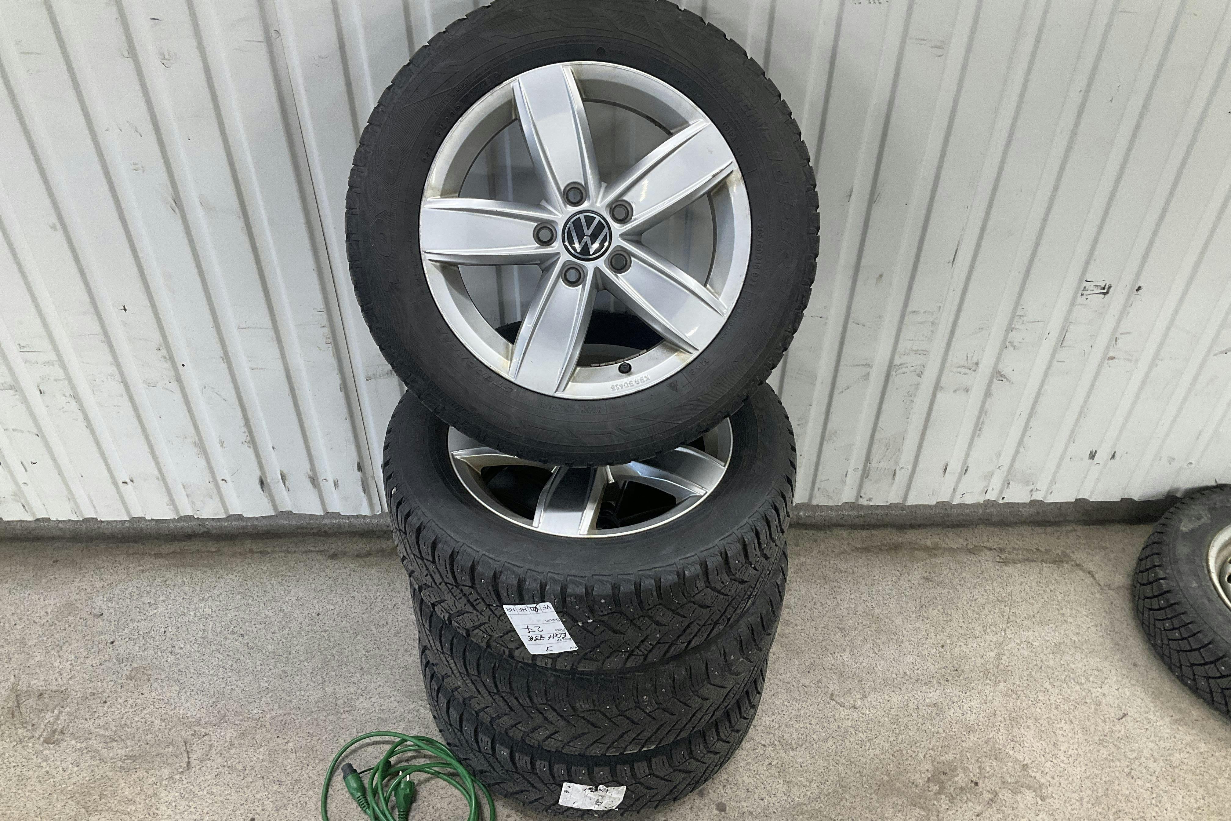 Vehicle Image 13