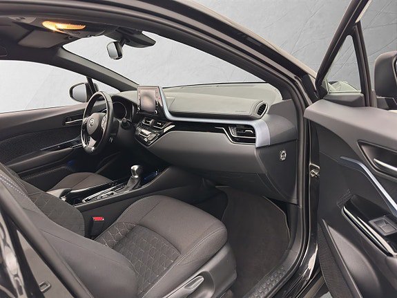 Vehicle Image 18