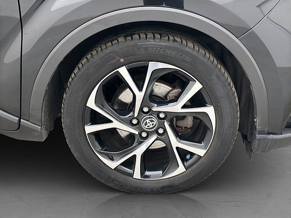 Vehicle Image 30