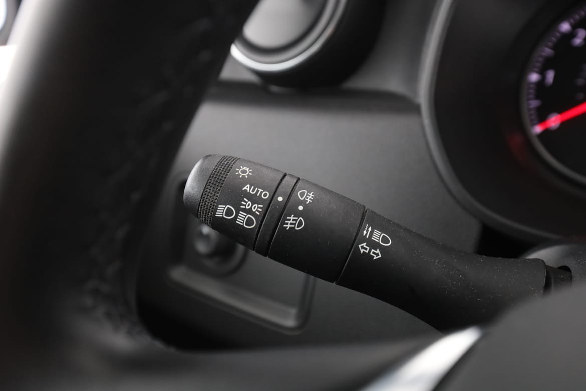 Vehicle Image 25