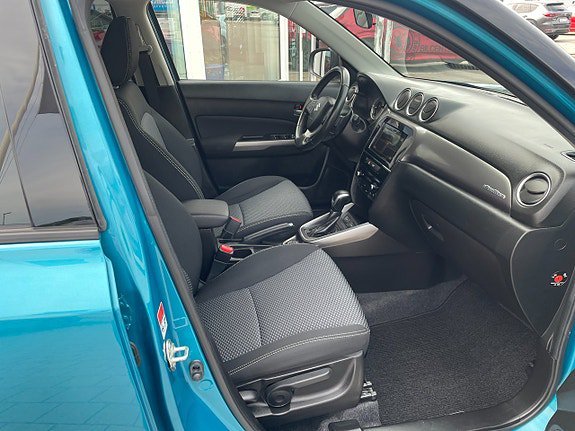 Vehicle Image 10