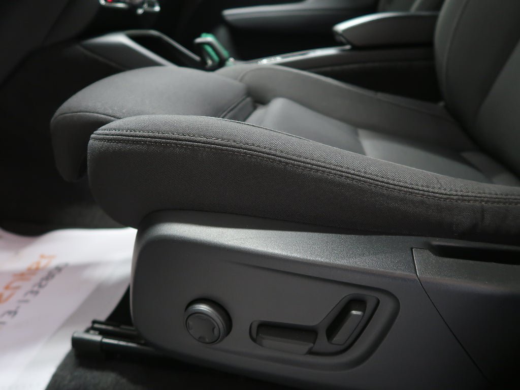 Vehicle Image 22