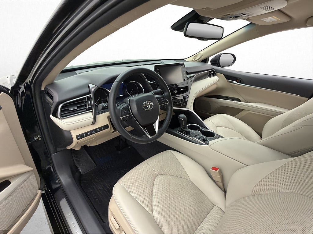 Vehicle Image 12