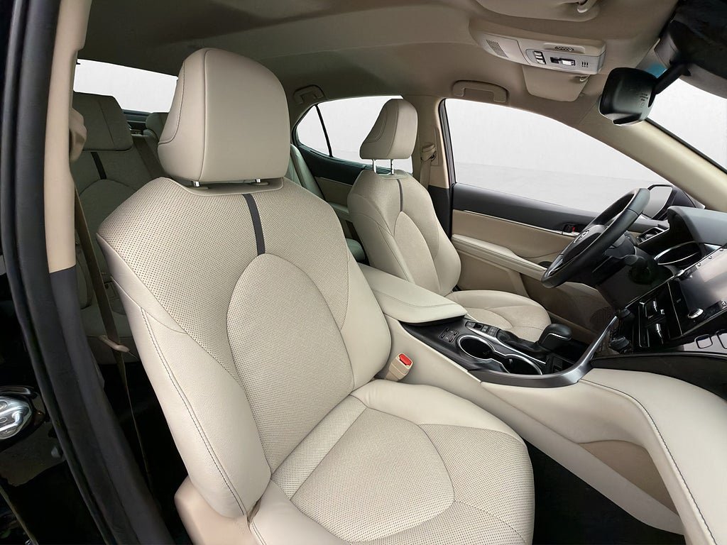 Vehicle Image 16