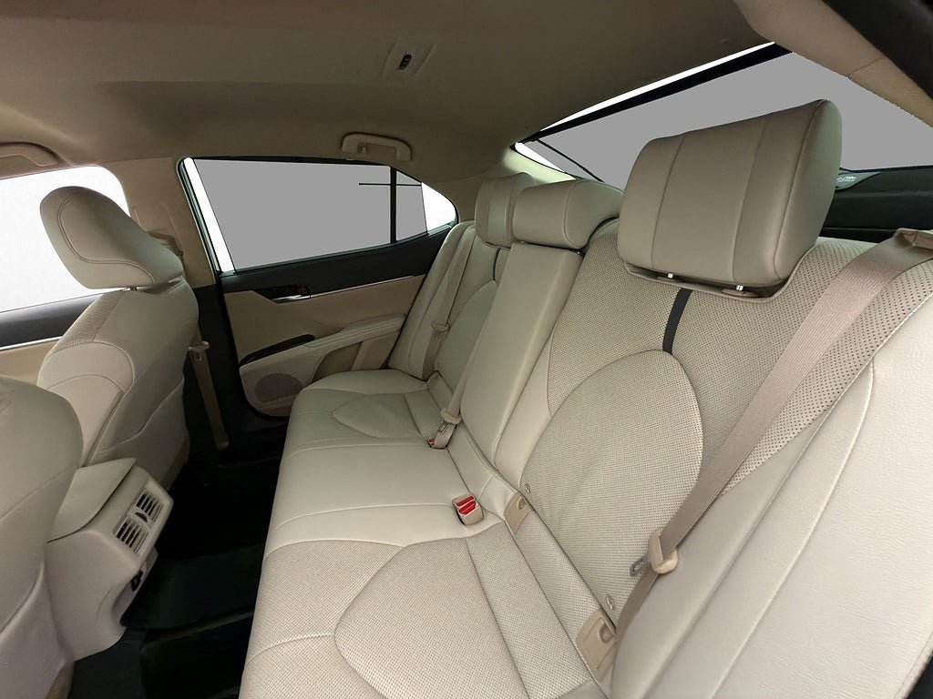 Vehicle Image 17