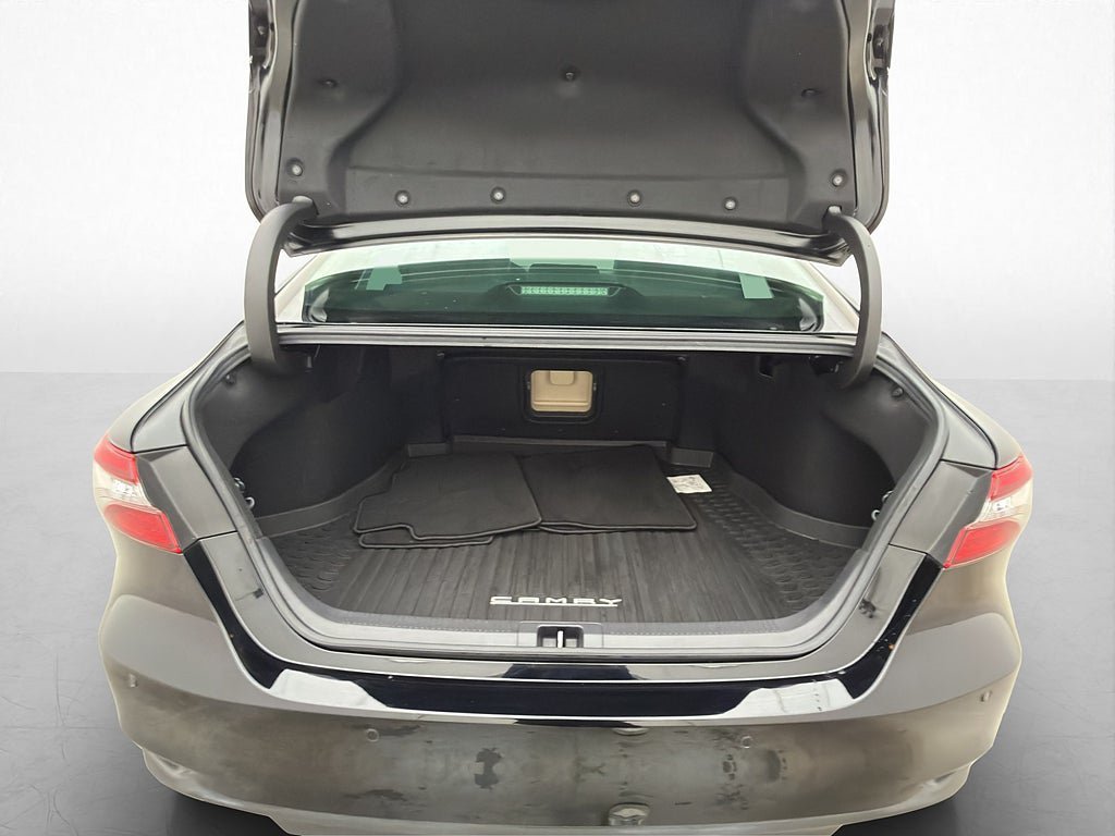 Vehicle Image 32