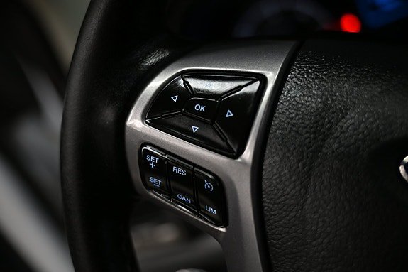 Vehicle Image 32