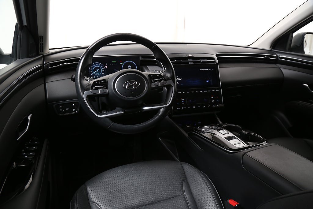 Vehicle Image 16