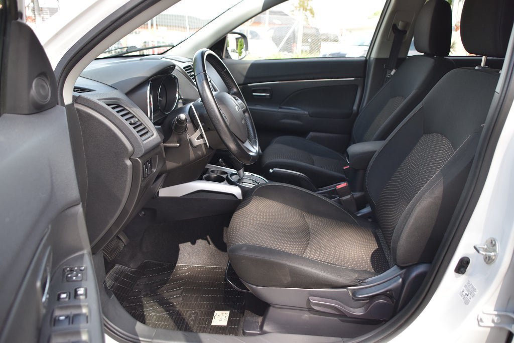 Vehicle Image 8