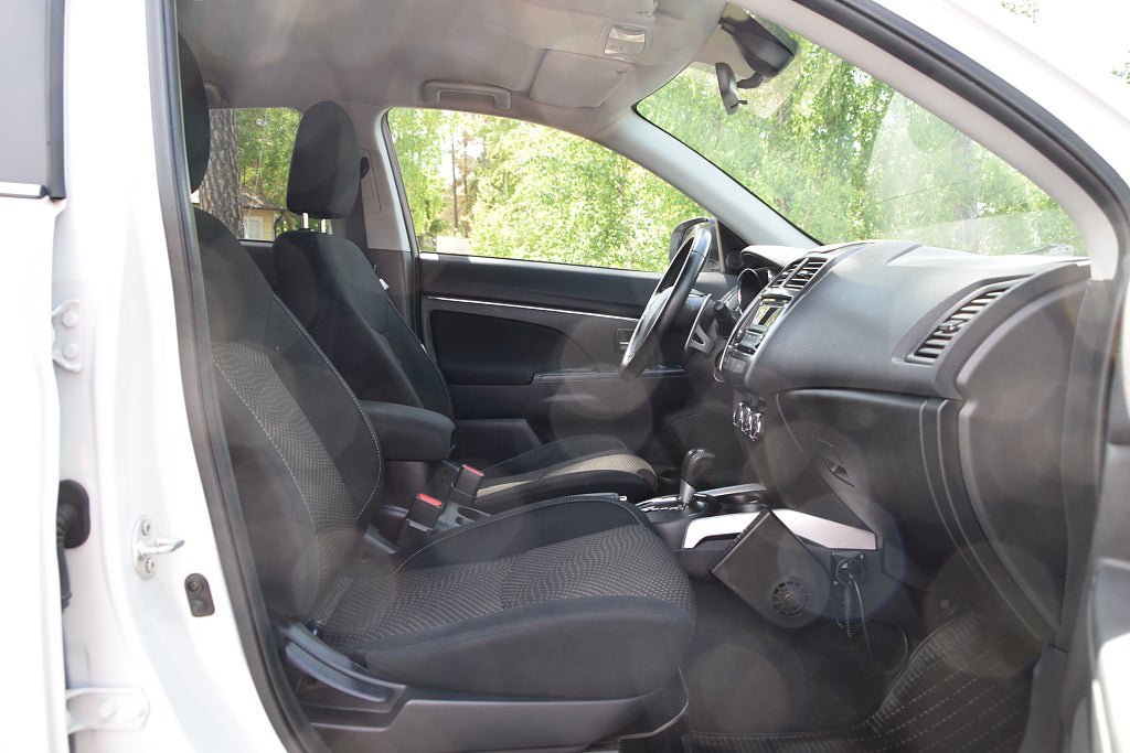 Vehicle Image 9