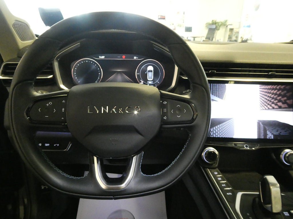 Vehicle Image 16