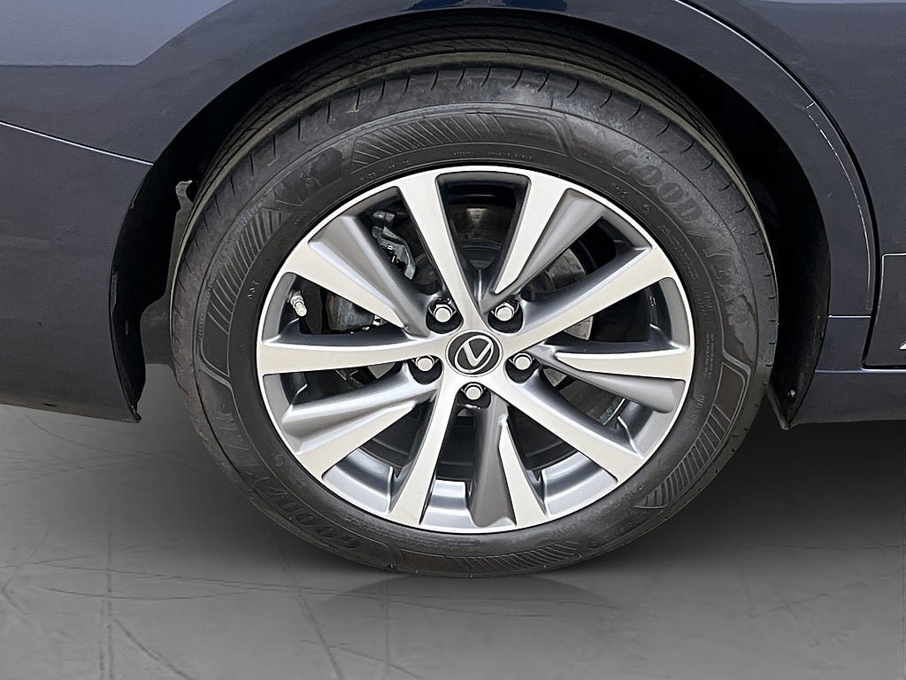 Vehicle Image 30