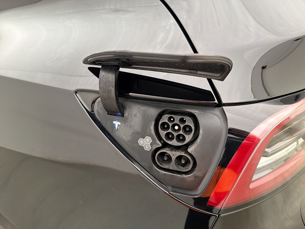 Vehicle Image 35