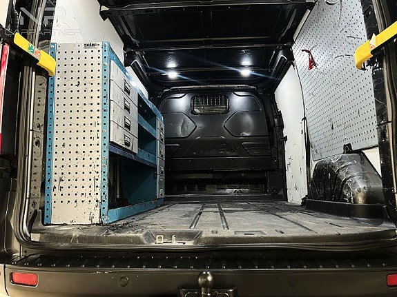 Vehicle Image 17