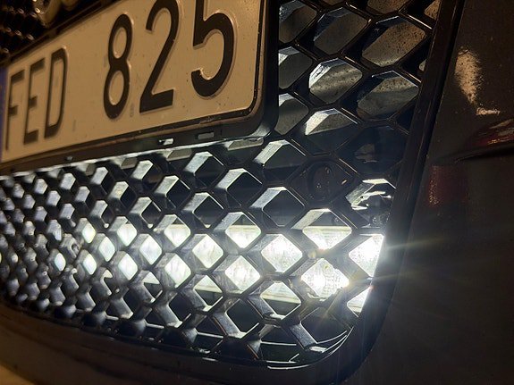 Vehicle Image 23