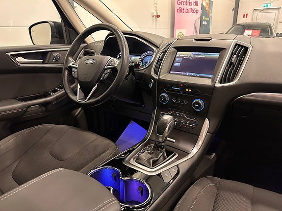 Vehicle Image 32