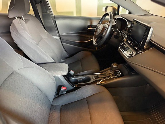 Vehicle Image 12