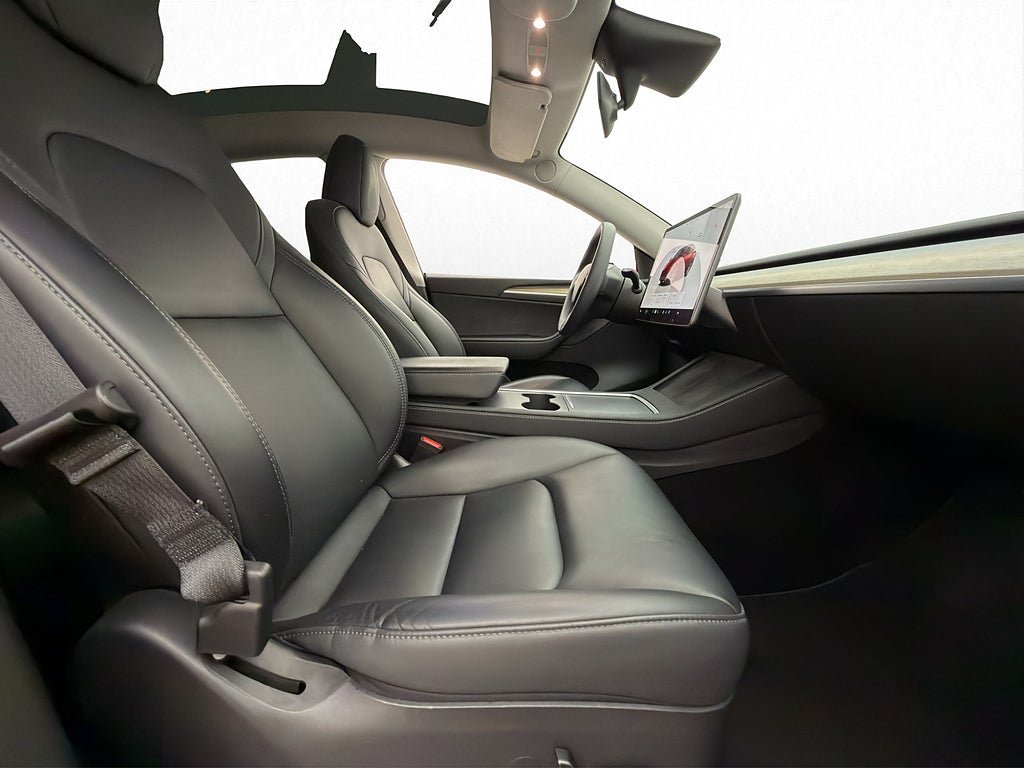 Vehicle Image 21