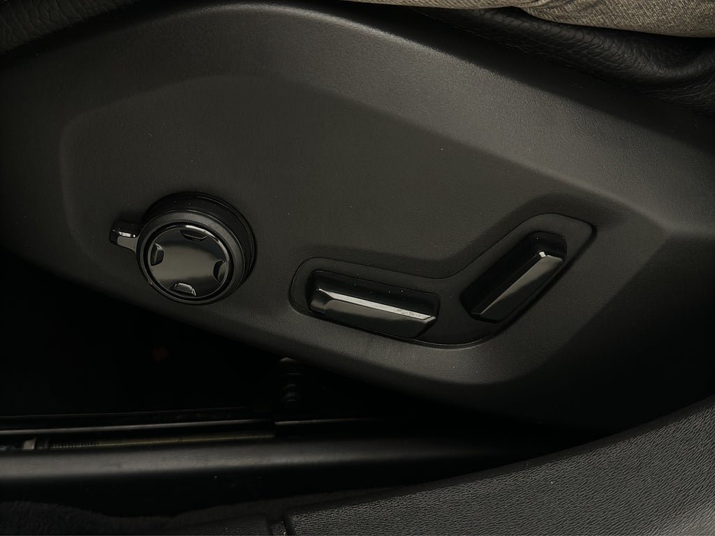 Vehicle Image 33
