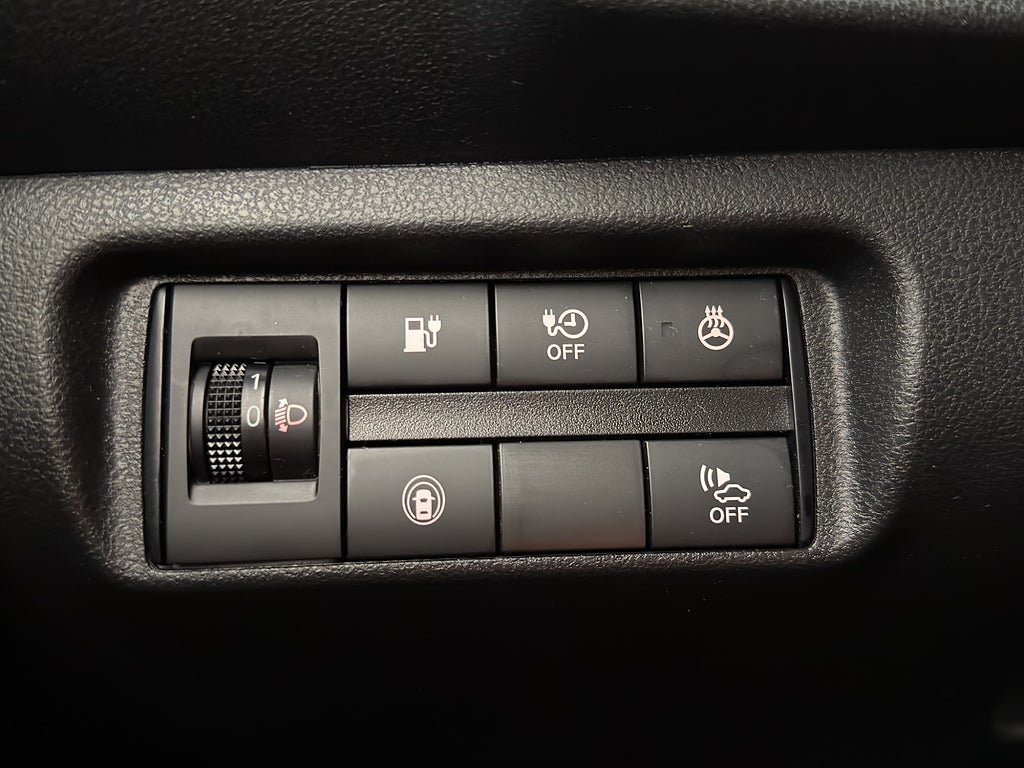 Vehicle Image 25
