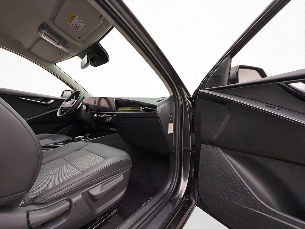 Vehicle Image 36