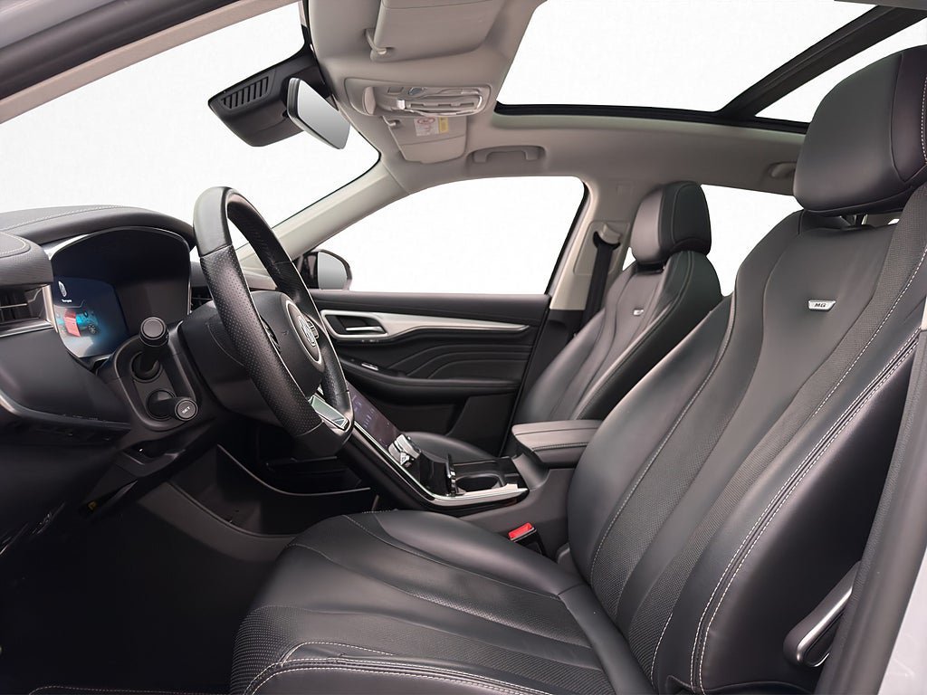 Vehicle Image 13