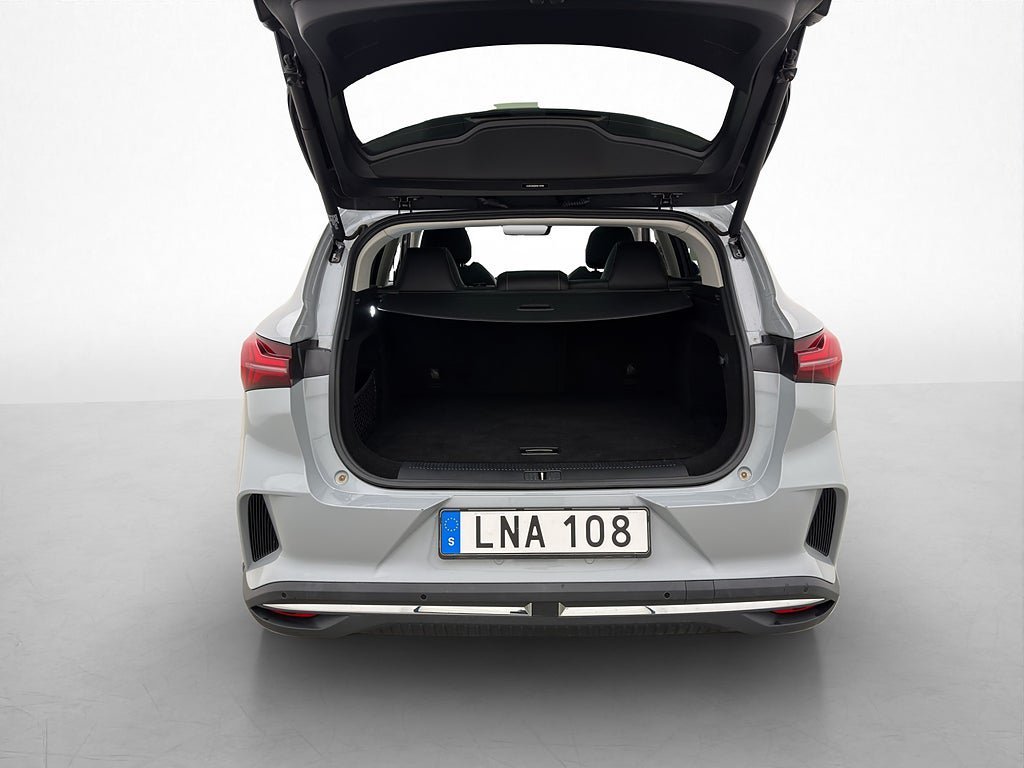 Vehicle Image 32