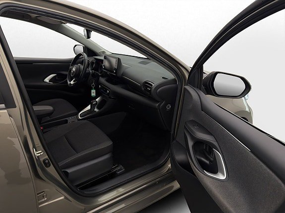 Vehicle Image 10