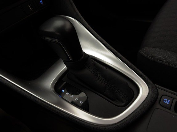 Vehicle Image 21