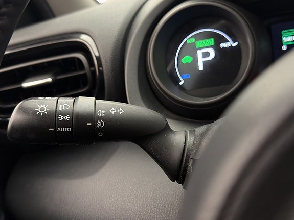 Vehicle Image 24