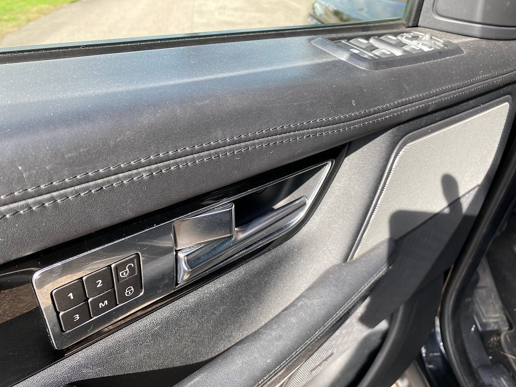 Vehicle Image 23