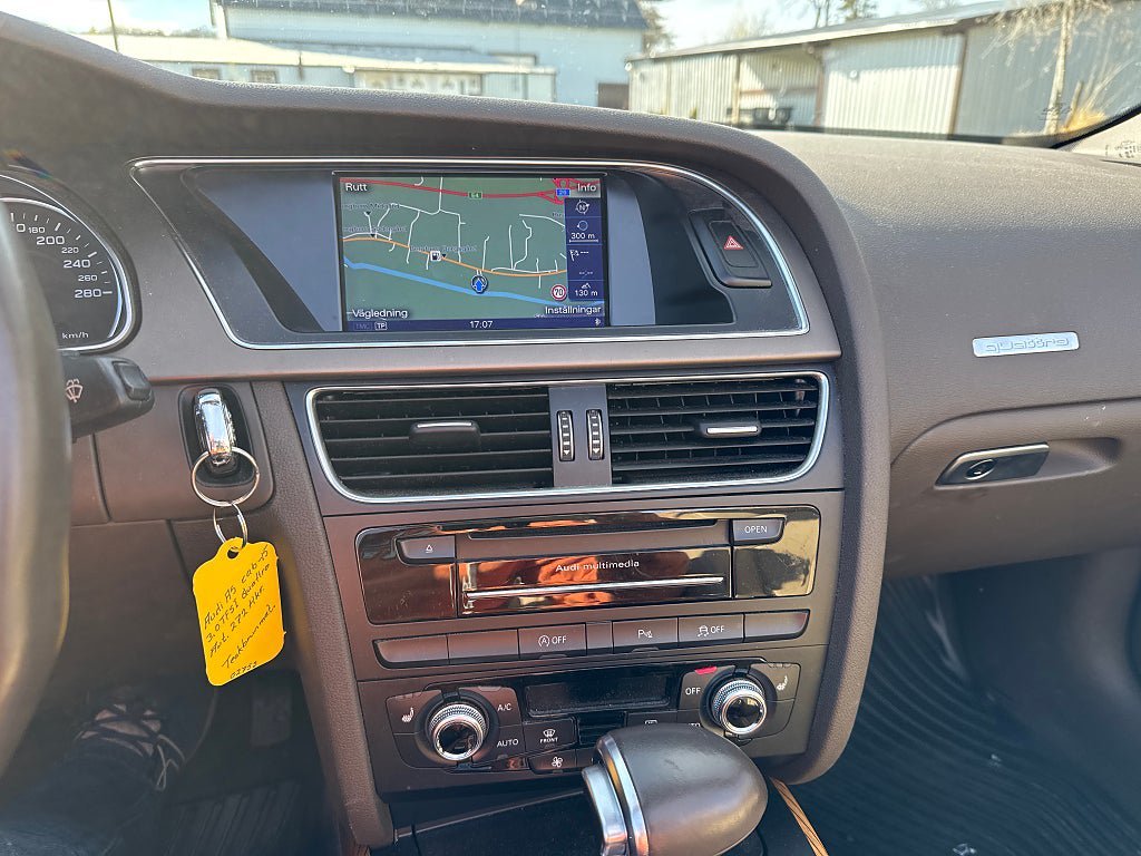 Vehicle Image 24
