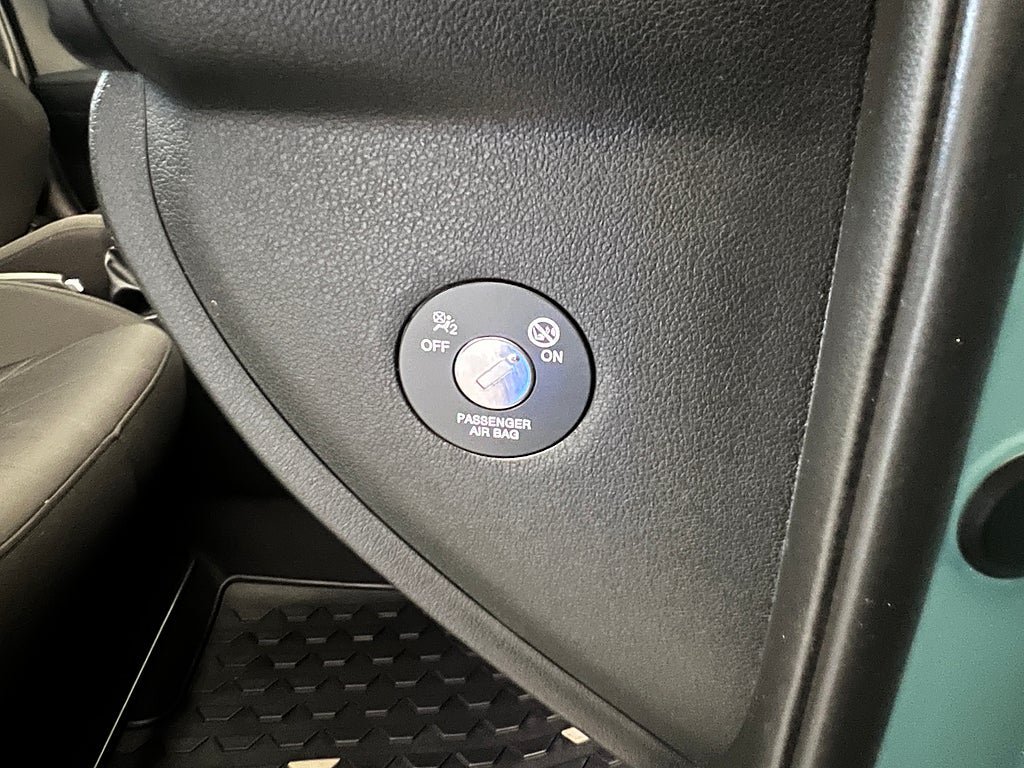 Vehicle Image 14