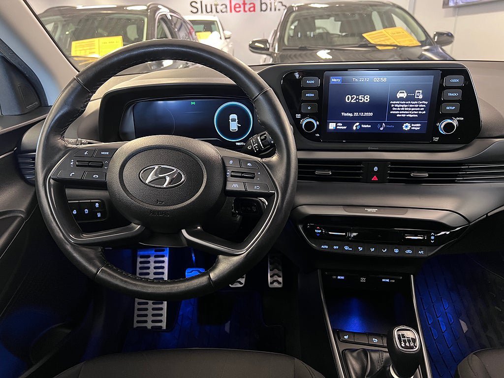Vehicle Image 16
