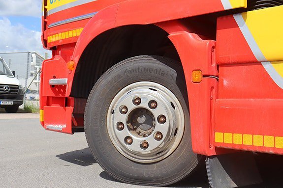 Vehicle Image 13