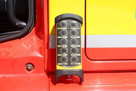 Vehicle Image 25
