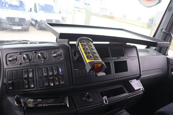 Vehicle Image 28
